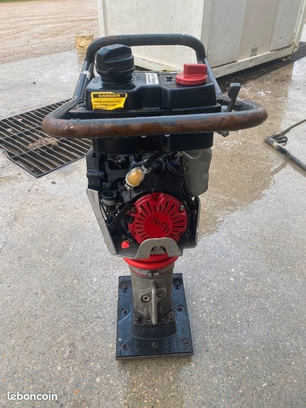 Pilonneuse BOMAG BVT65