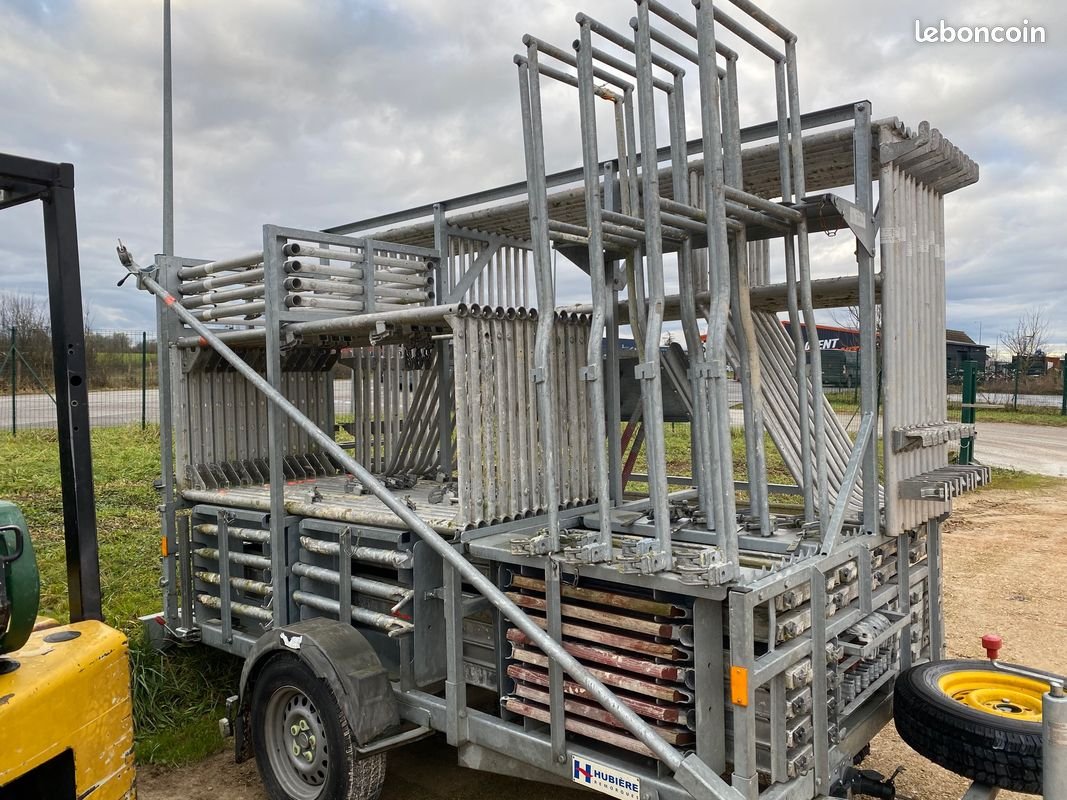 Échafaudage sur remorque