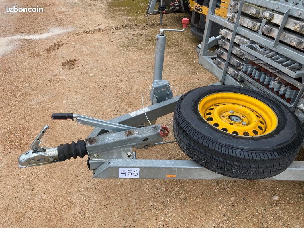 Échafaudage sur remorque