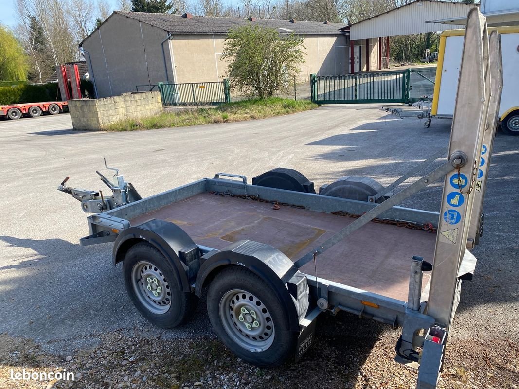 Remorque porte-engin HUBIERE TPG25
