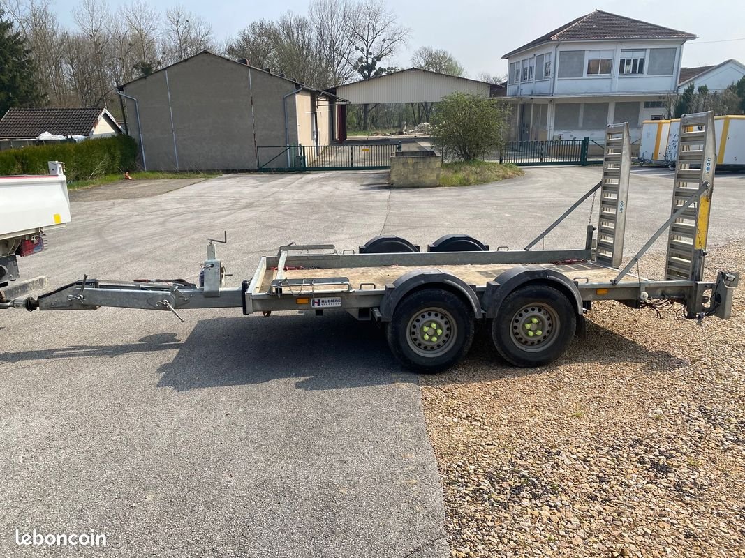 Remorque porte-engin HUBIERE